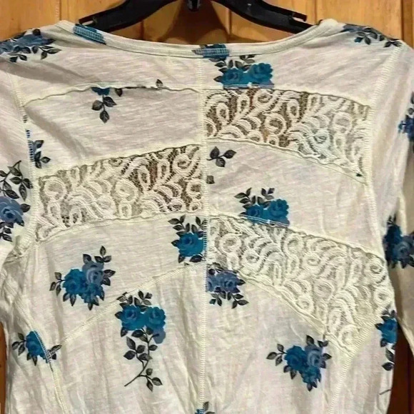 Decree Floral and Cream Long Sleeve - Picture 5 of 9